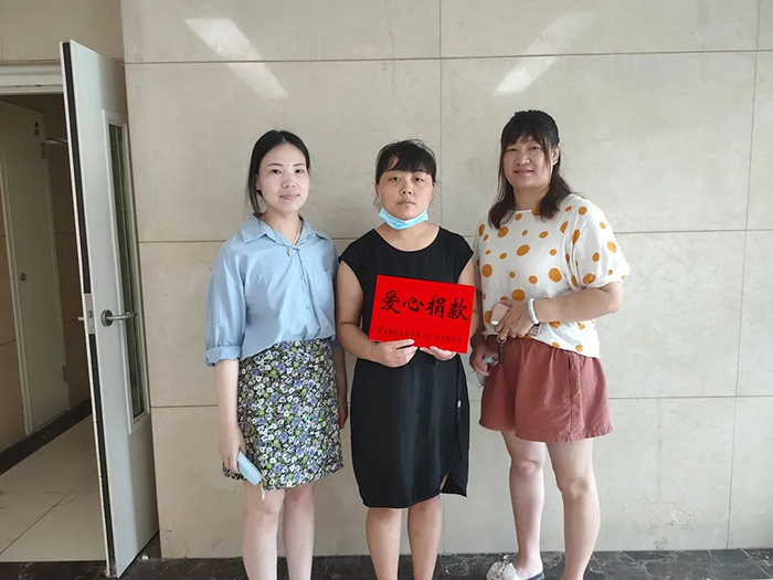 暖心慰問，進(jìn)行中